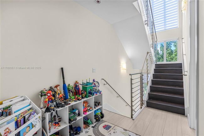 Building Photo - 6671 NW 105th Pl