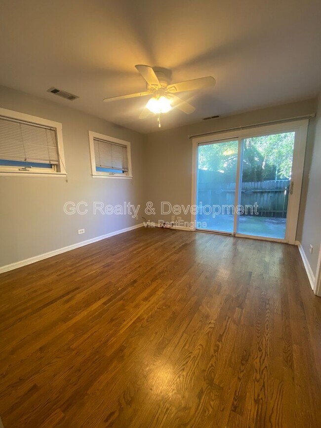 Building Photo - 2156 W Belle Plaine Ave