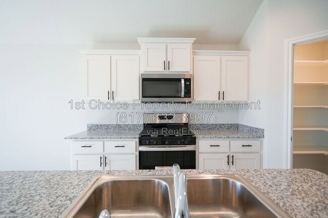 Building Photo - 713 Spaulding St