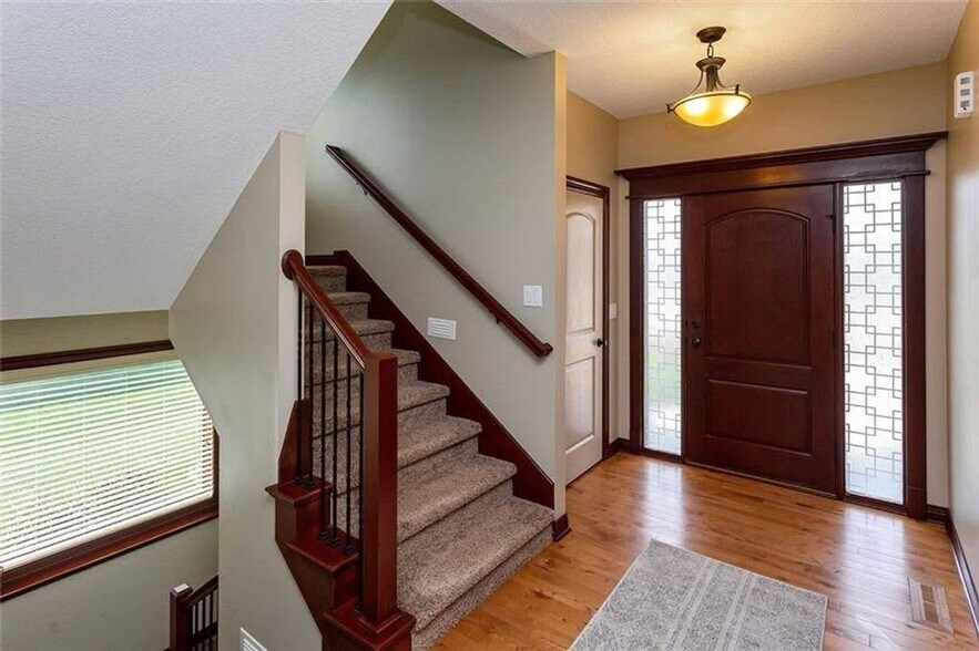 Building Photo - 8700 Wooded Point Dr