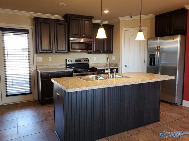 Building Photo - 172 Fields Pond Dr