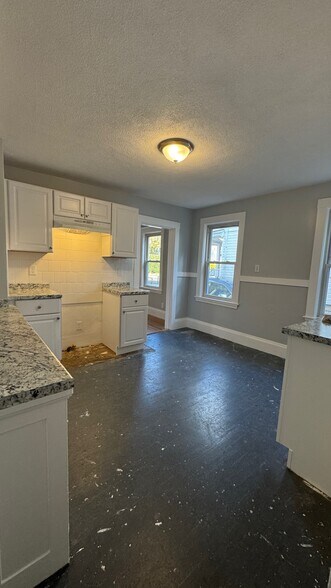 Building Photo - 54 Hooker Ave