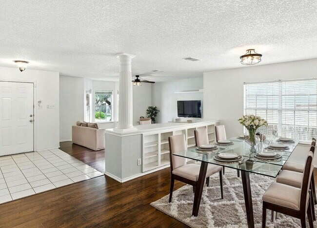Building Photo - 22023 Oriole Hill Dr