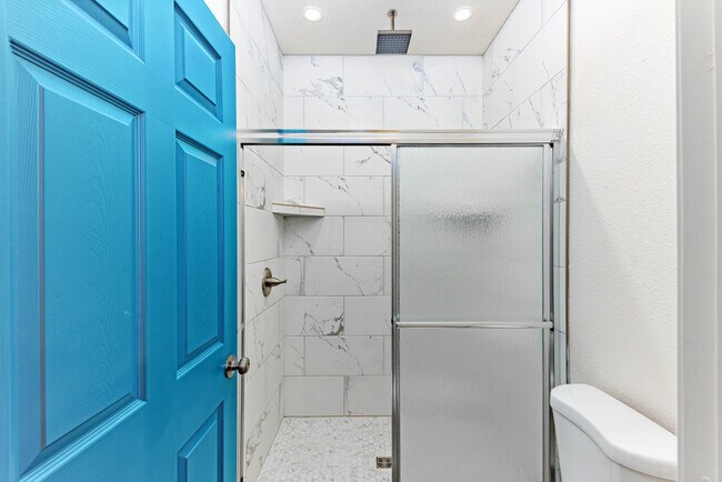 Building Photo - 820 Avalon Ave