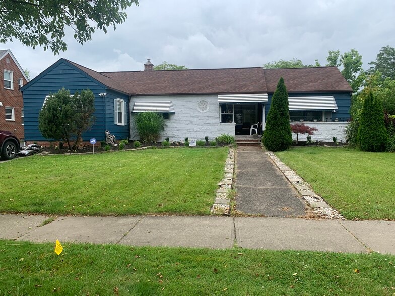 Building Photo - 360 Tuxedo Ave