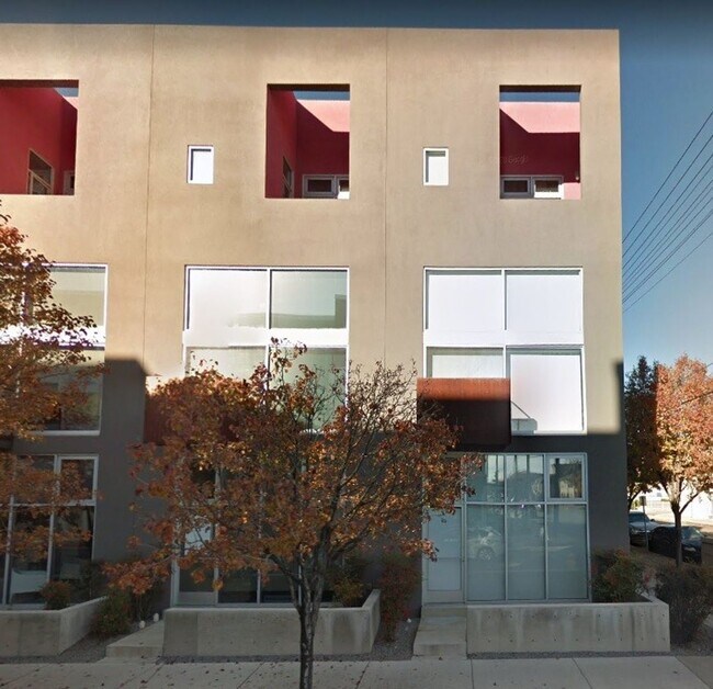 Primary Photo - 3 Story Luxury Loft In The NW! Available F...