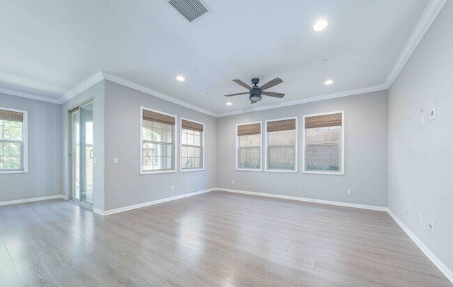 Building Photo - Expansive Portola Springs 4 Bedroom Home