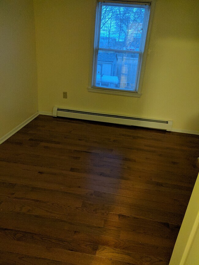 (30A) Bedroom1 - 30 Front St