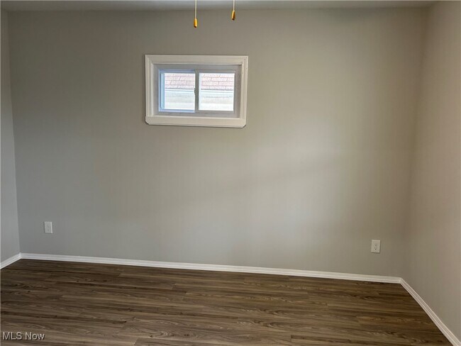 Building Photo - 15630 Holmes Ave