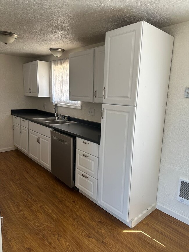 Building Photo - Home for rent, MOVE IN READY!!
