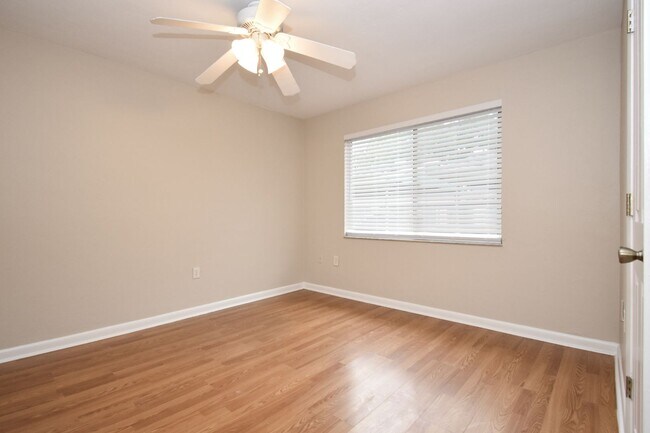 Building Photo - 501 SW 75th St