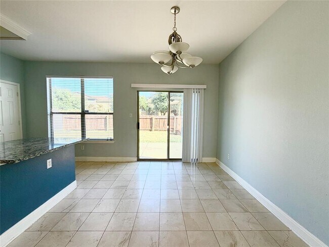 Building Photo - 1721 E Mesa Park Dr