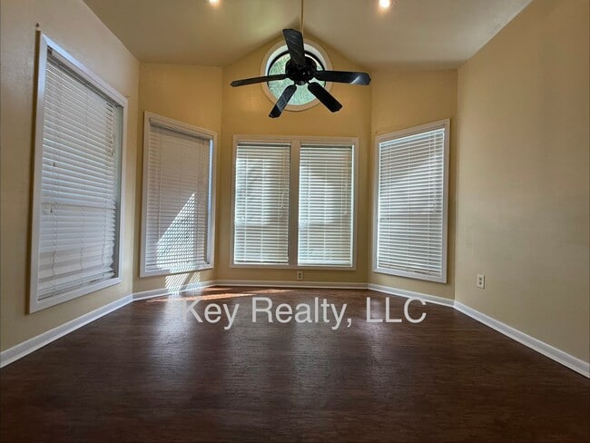 Building Photo - 5563 Downing St