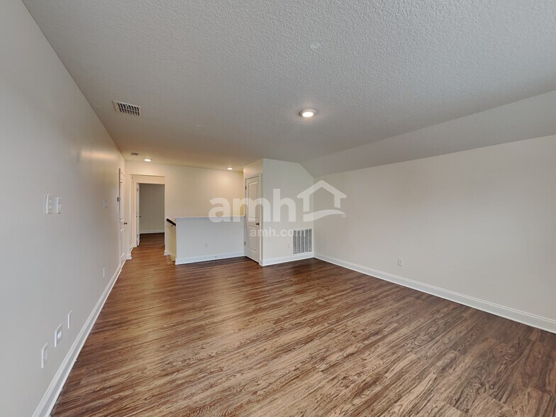 Building Photo - 887 Sunny Stroll Dr