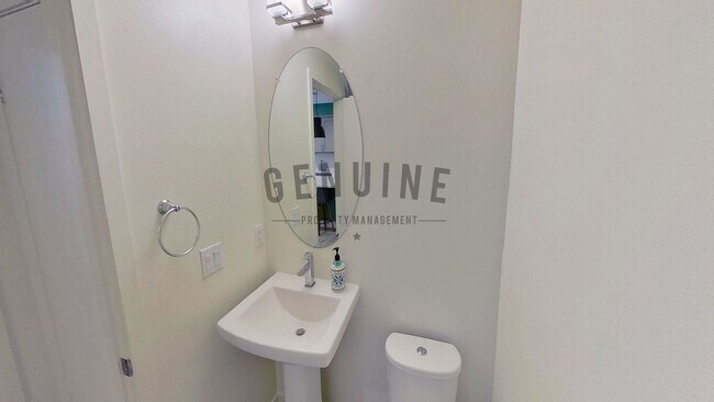 Building Photo - Coming Soon: Beautifully Furnished 3Bd 3.5Ba Condo in Costa Mesa