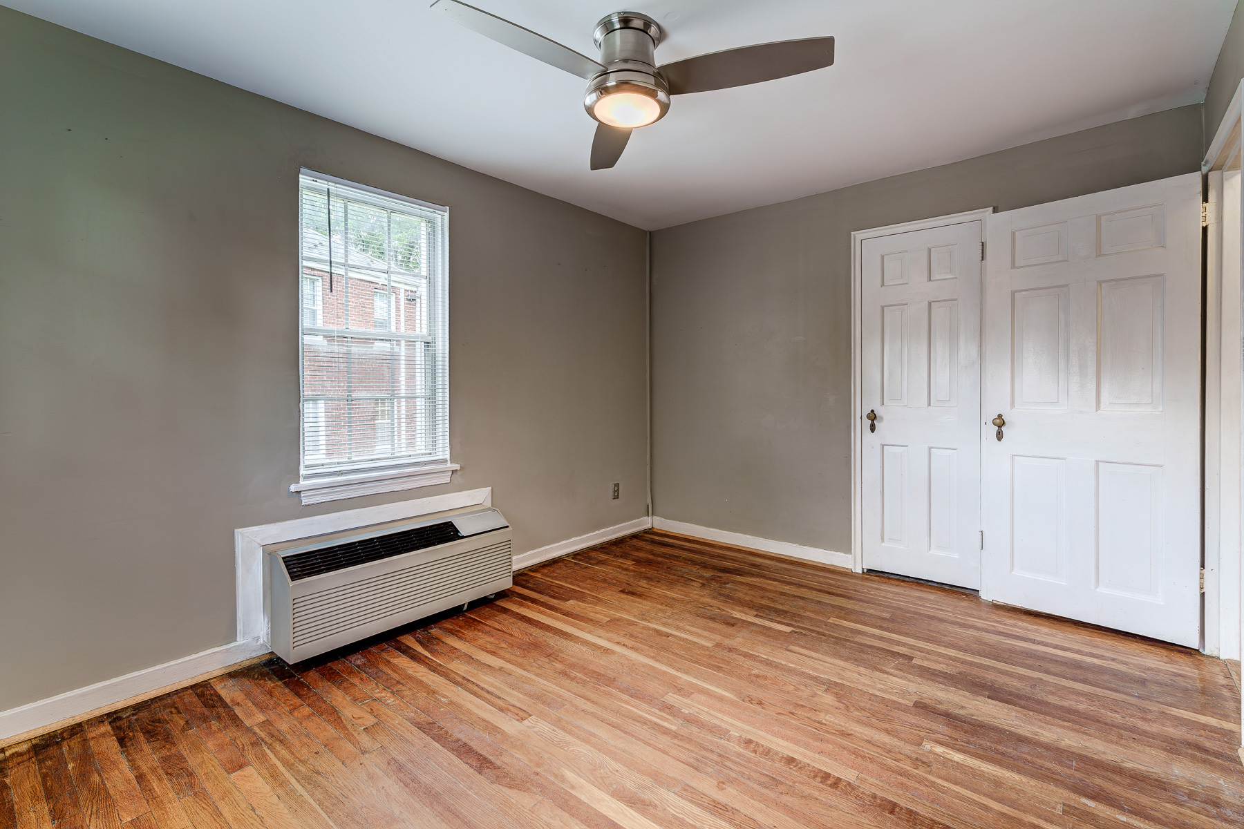 Bedroom 1 - 109 E Glebe Rd