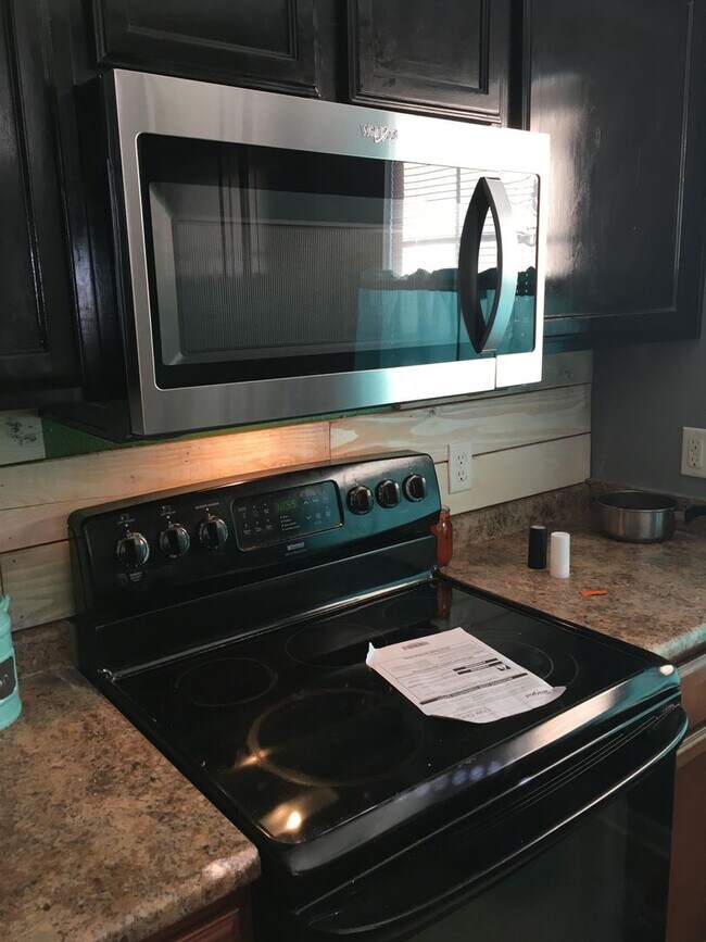 Building Photo - NICE HOME IN POOLER AREA