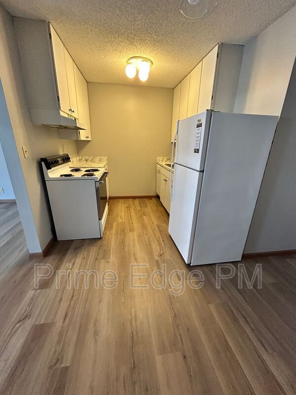 Building Photo - 4615 Prescott Ave