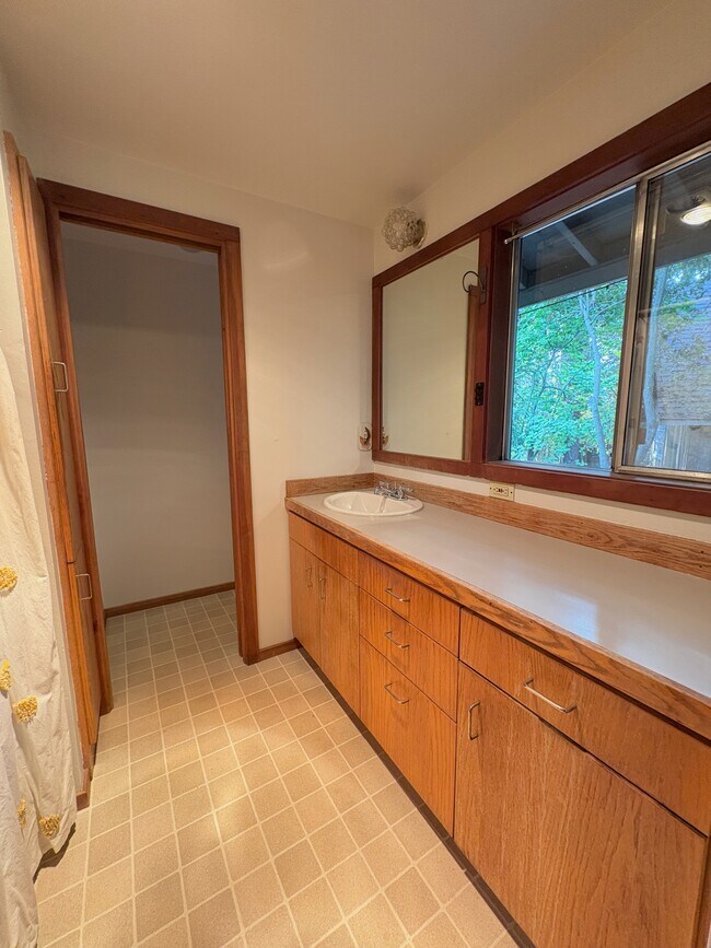 Building Photo - 3060 Onyx St