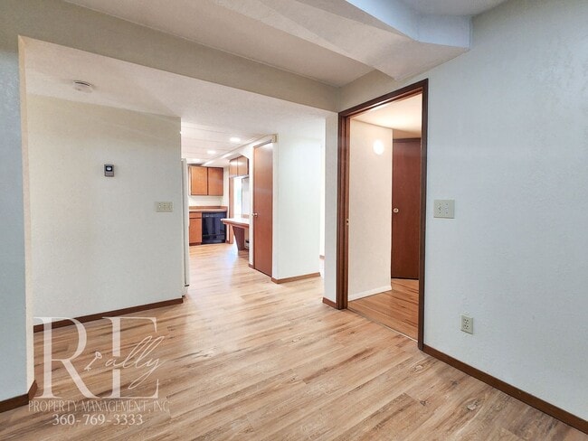 Building Photo - Waterfront Views & Peaceful Living – 2BR w...