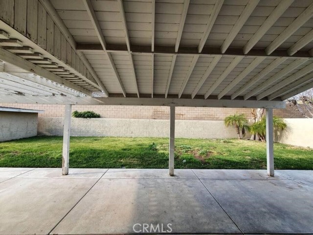 Building Photo - 15858 Montgomery Dr