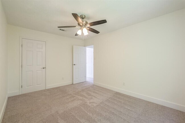 Building Photo - 1311 Sand Stone Dr