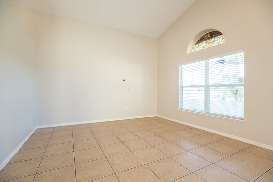 Building Photo - 3833 Stonefield Dr