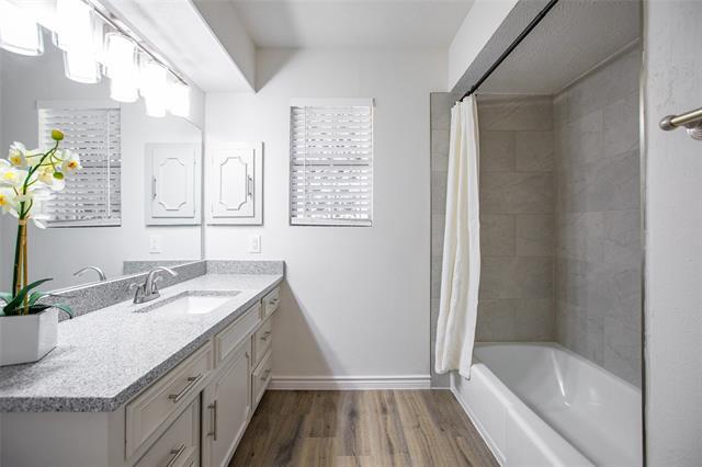 Building Photo - 9120 Villa Park Cir
