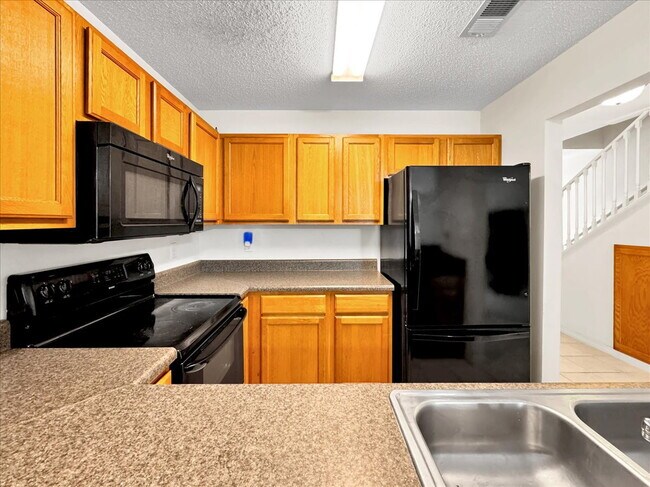 Building Photo - Charming Fort Walton Beach Townhome - Move-In Ready!