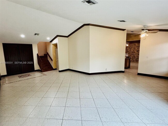 Building Photo - 931 SW 150th Ave