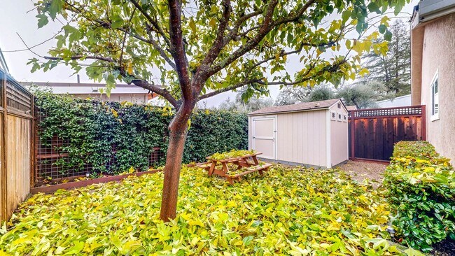 Building Photo - 1145 Edwards St