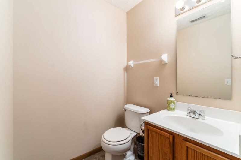 Building Photo - 135 Saratoga St