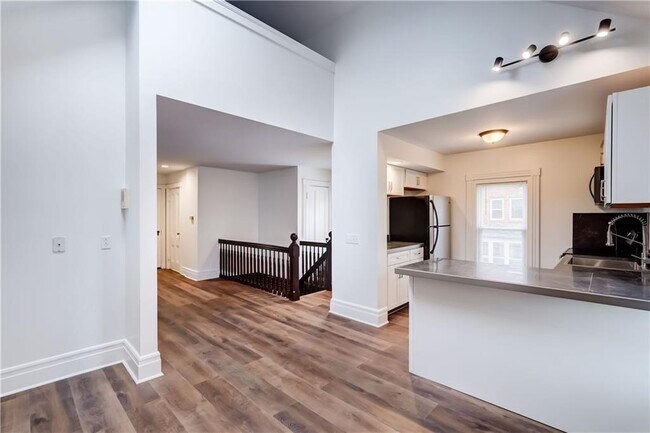 Building Photo - 8 Sibley Pl