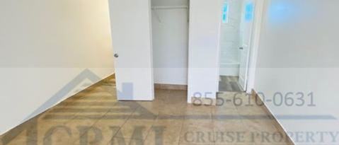 Building Photo - 2915 Broadway-