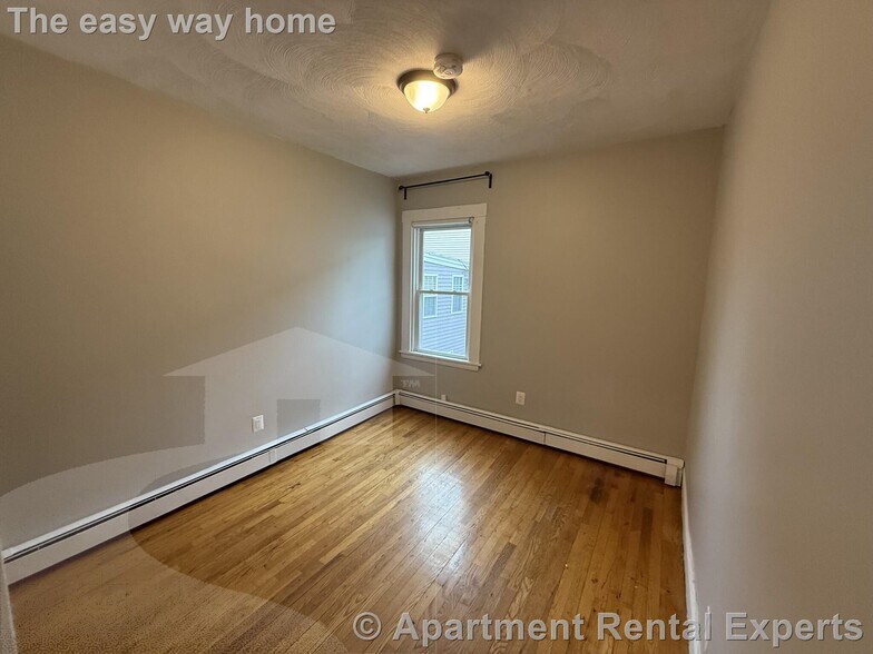 Building Photo - 150 Fifth St Unit #2