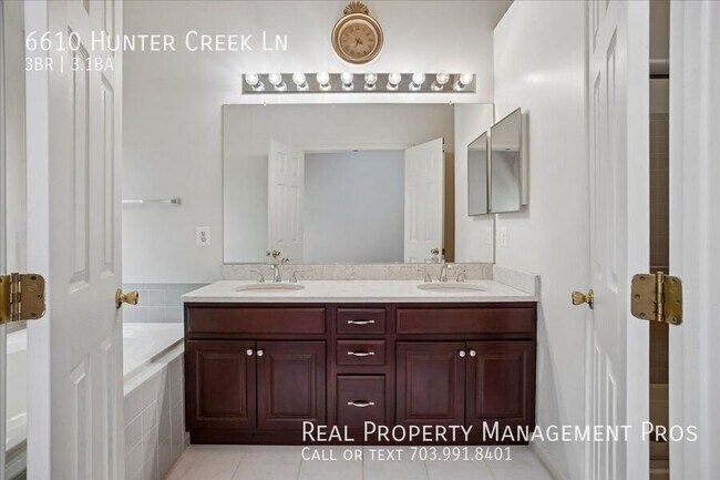 Building Photo - 6610 Hunter Creek Ln