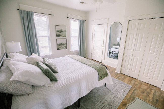 Building Photo - 1011 Forest Park Blvd NW