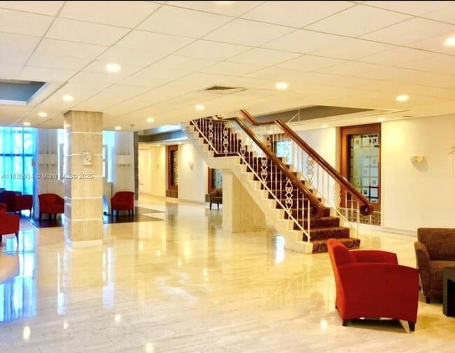Primary Photo - 2899 Collins Ave