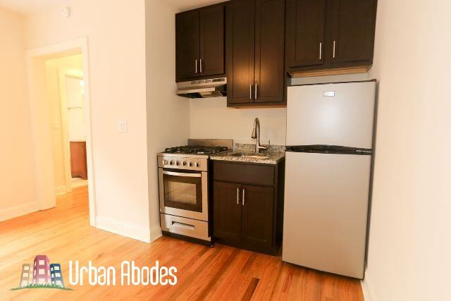 Building Photo - 623 W Patterson Ave