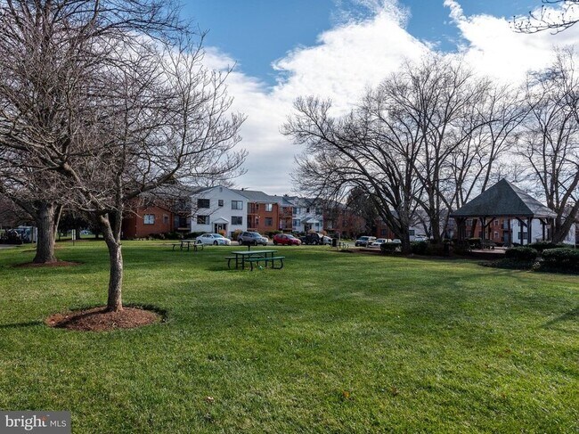Building Photo - 125 Clubhouse Dr SW