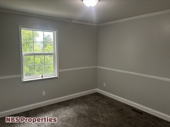 Building Photo - 143 McCully Ln