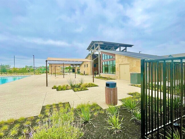 Building Photo - 1018 Vanderscile Rd