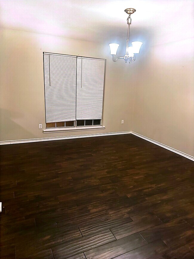 Building Photo - 9610 Balsa Dr