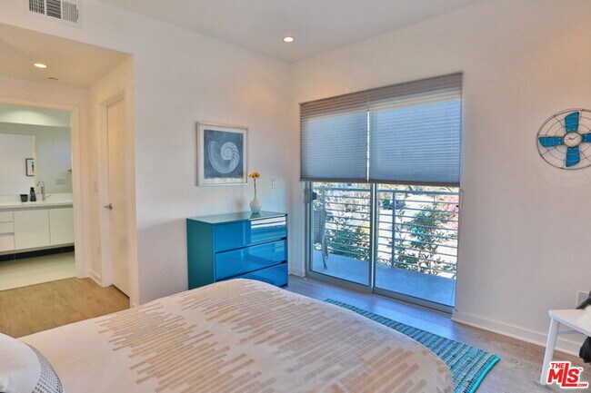 Building Photo - 11776 Idaho Ave