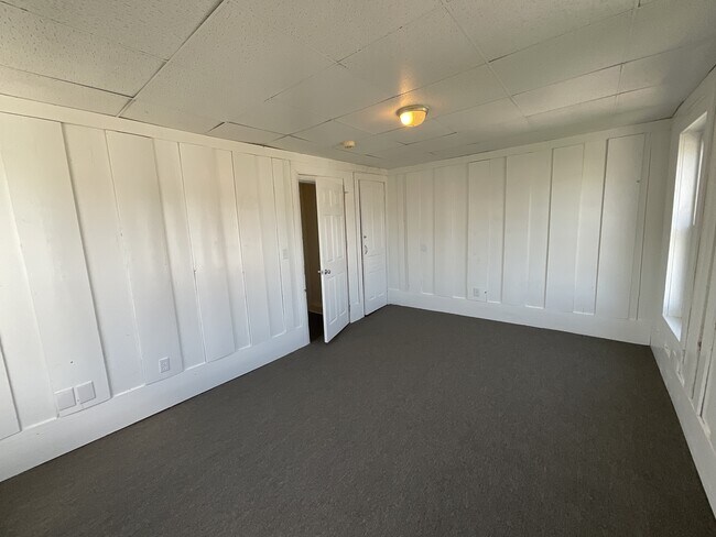 Building Photo - 250 W Jackson St