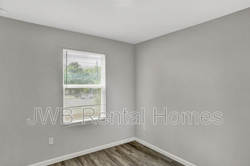 Building Photo - 2132 Clemente Dr