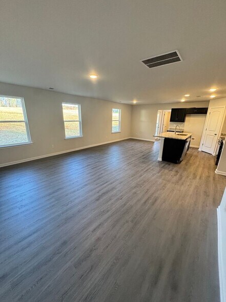 Building Photo - 916 W Sumter St