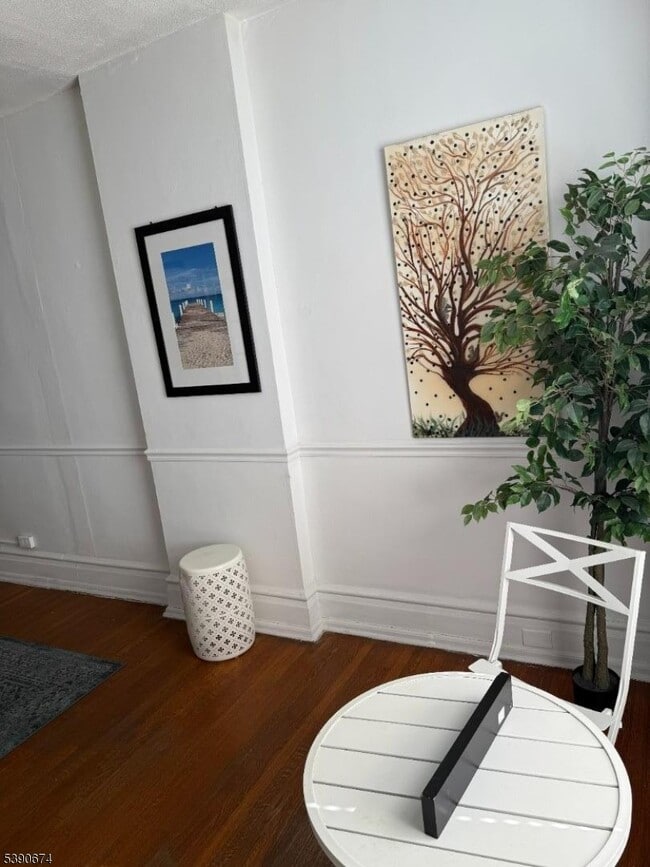 Building Photo - 210 W State St