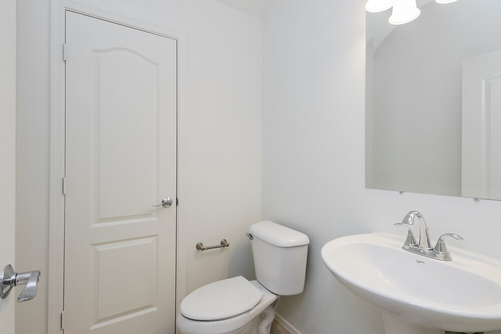 Building Photo - 153 E Dry Creek Rd