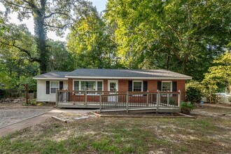 Building Photo - 104 Schenck Dr
